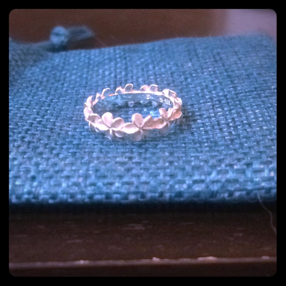 Delicate sterling silver hibiscus 🌺 ring! Size 3